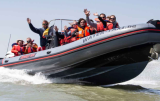 20 Excursion en powerboat en mer avec un groupe lors d'un teambuilding à Knokke